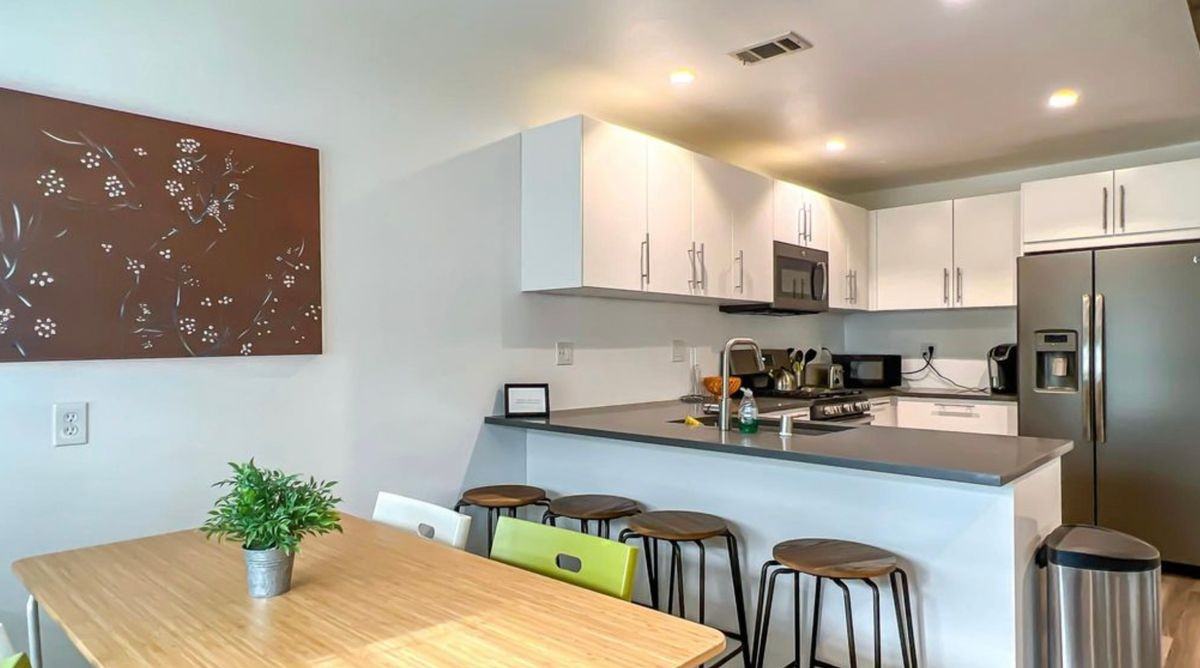 2117 Duane St - Photo 2 of 3