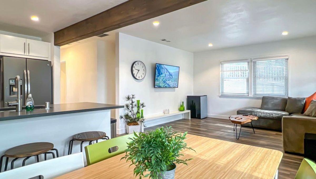 2117 Duane St - Photo 3 of 3