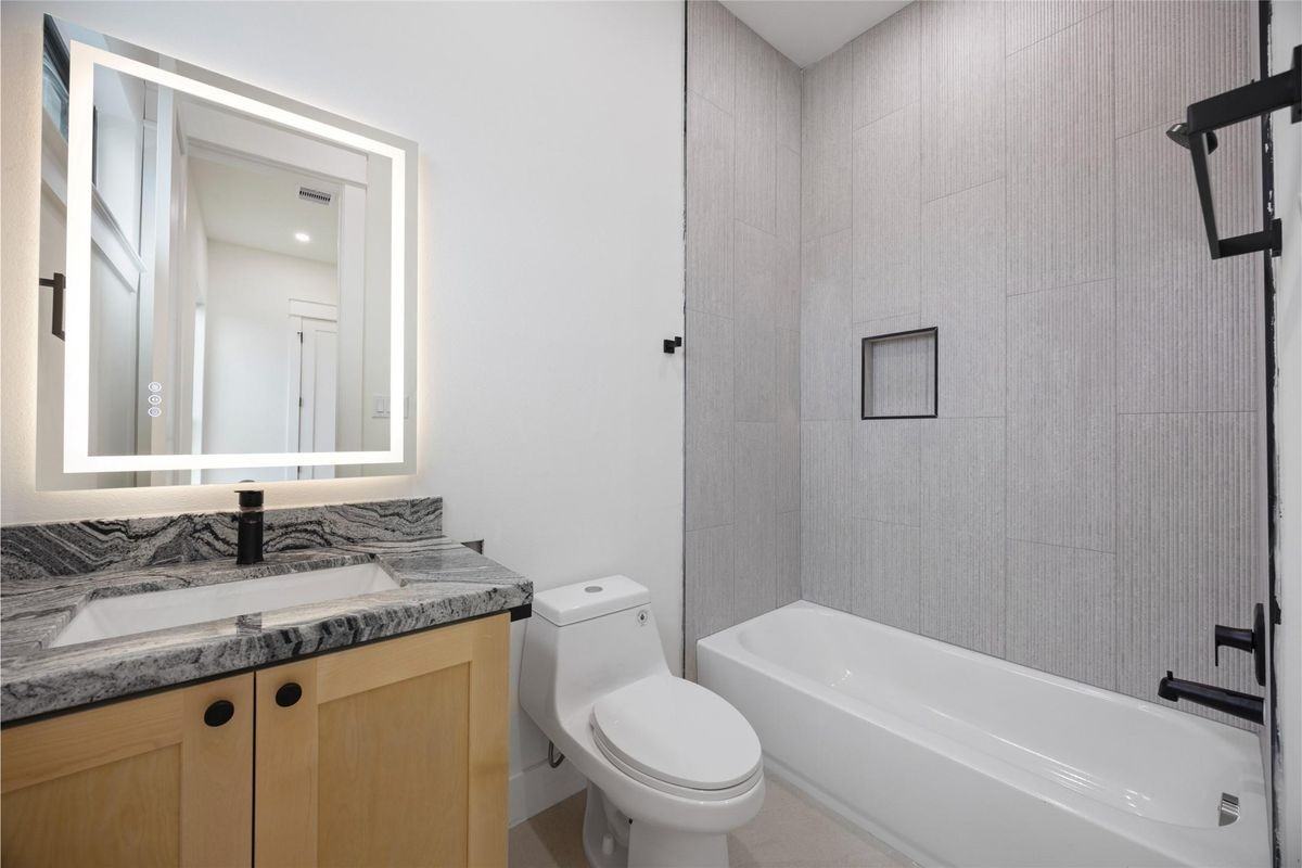 6328 Sidney St - Photo 6 of 21