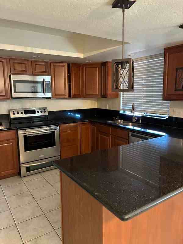 9024 N 14th Dr - Photo 5 of 21