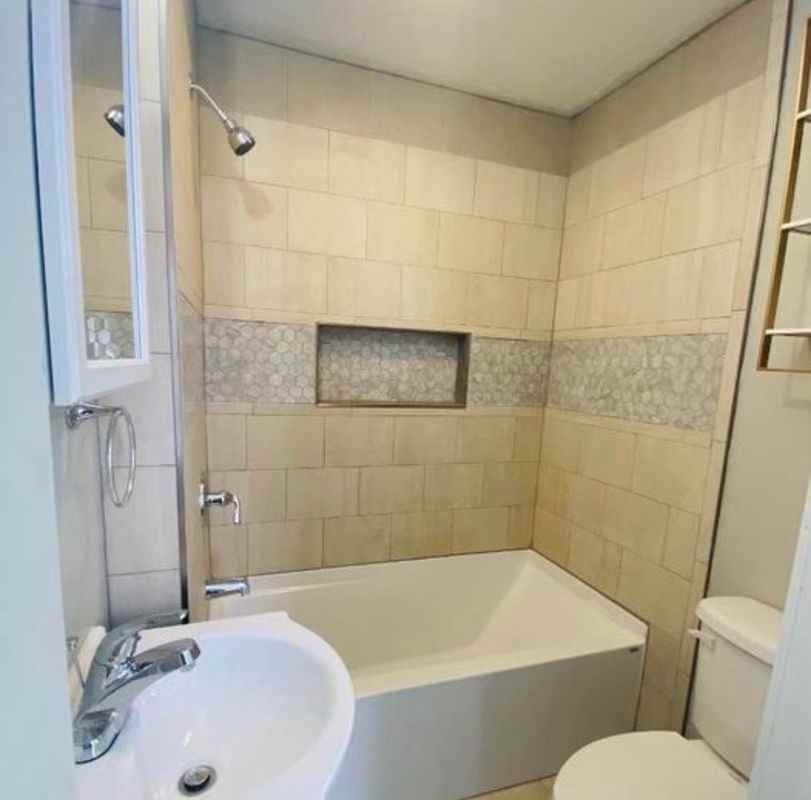 329 N Hayes Ave - Photo 2 of 4