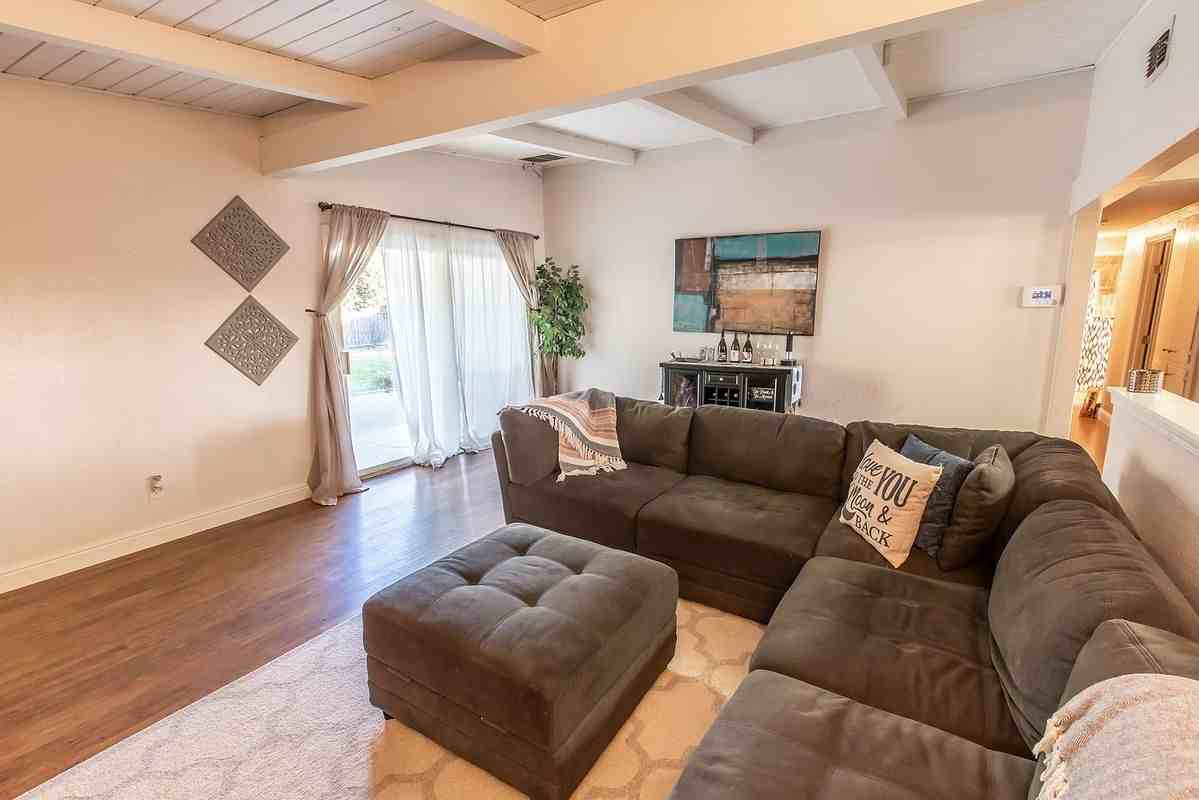 10819 Berwick Way - Photo 2 of 18
