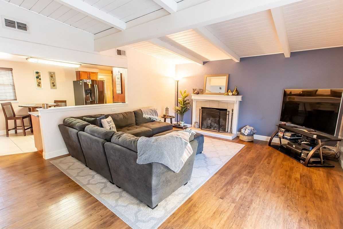 10819 Berwick Way - Photo 3 of 18