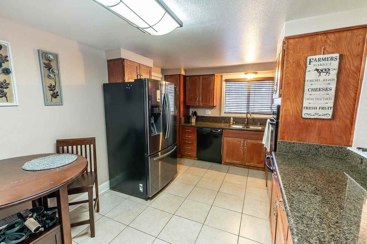 10819 Berwick Way - Photo 5 of 18