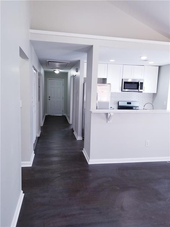 968 Fern Ave Se - Photo 4 of 18