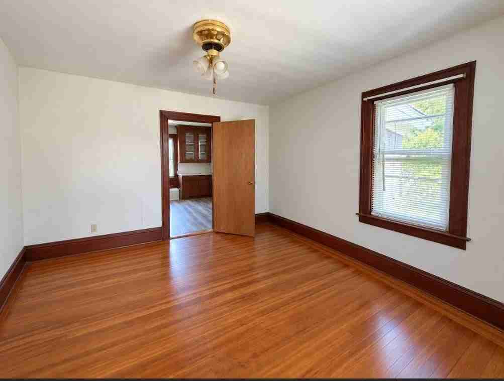 274 Waterman Ave ##4 - Photo 5 of 8