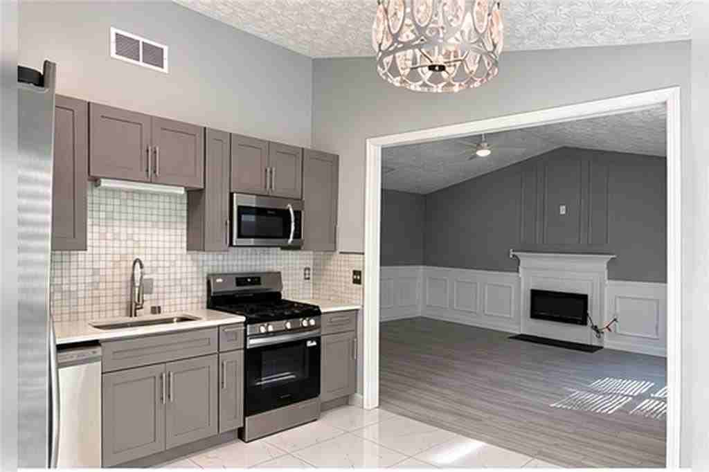 5856 Rock Rd - Photo 3 of 10
