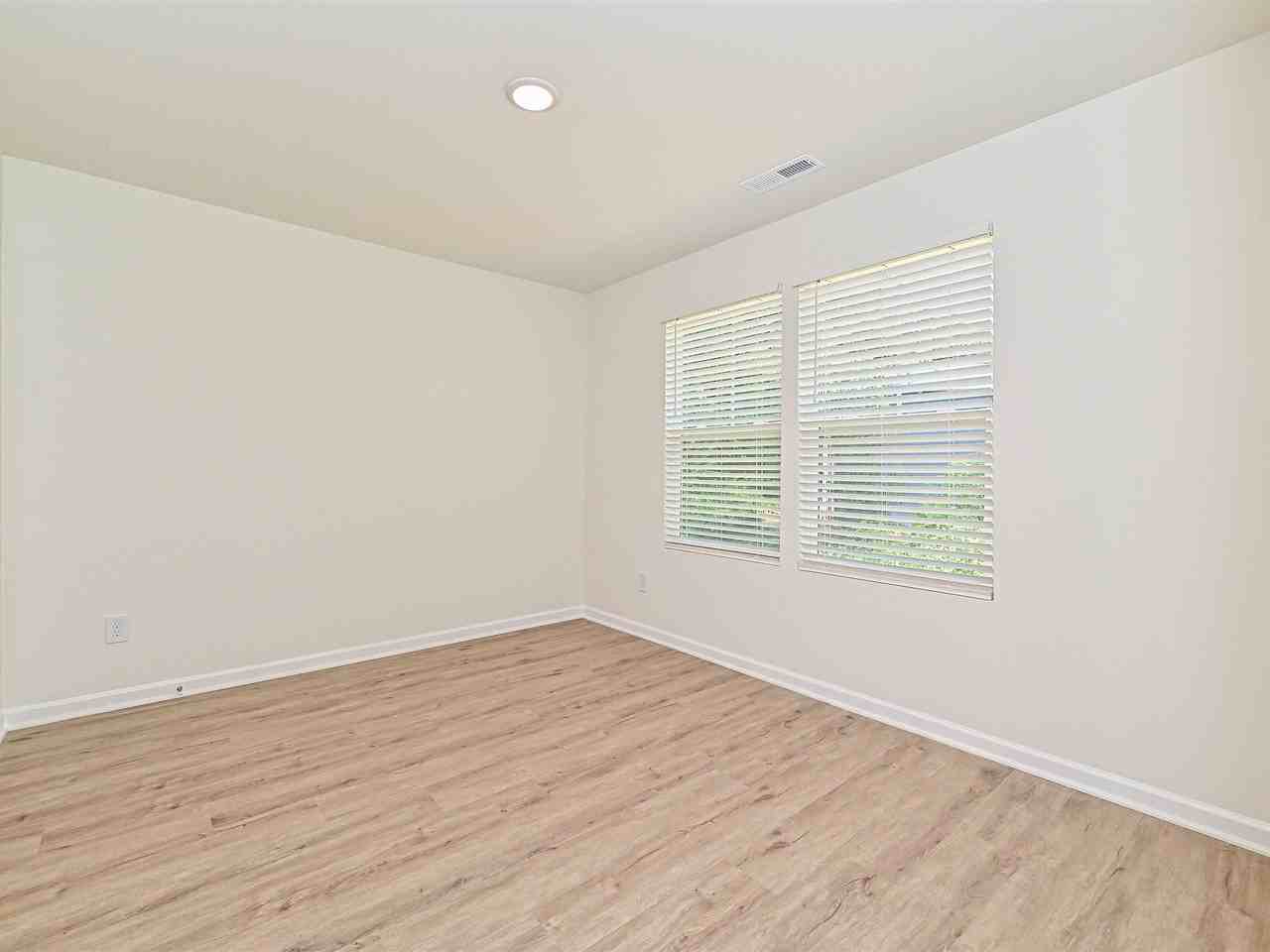 1725 E Cloaninger Ave #B - Photo 4 of 23