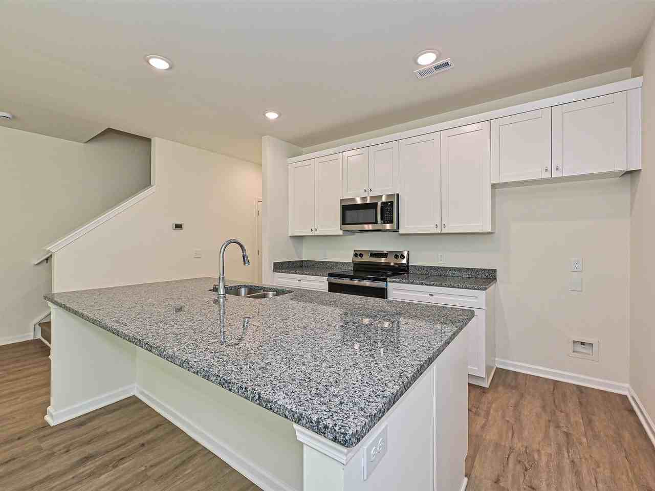 1725 E Cloaninger Ave #B - Photo 3 of 23