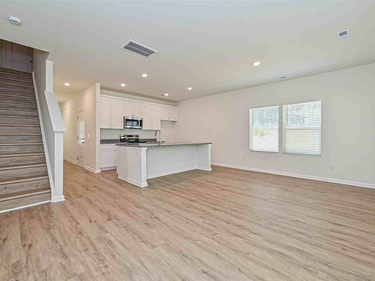 1725 E Cloaninger Ave #B - Photo 6 of 23