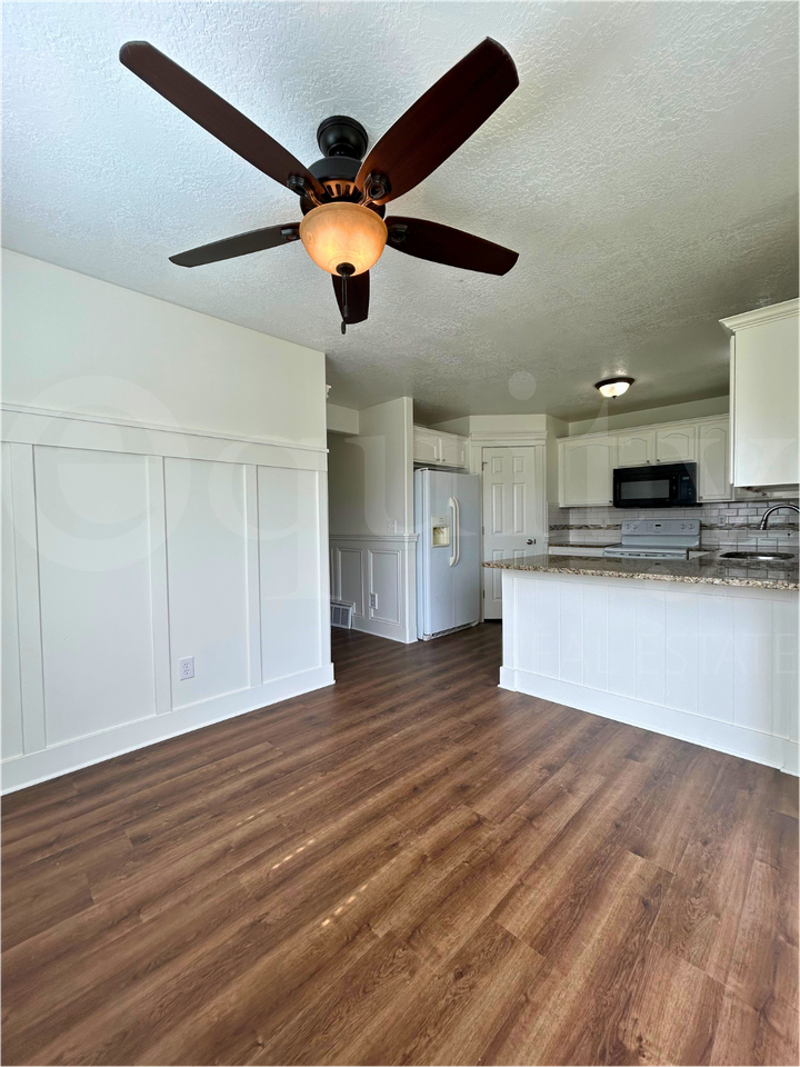 8045 N Plum Creek Dr #4 - Photo 7 of 33