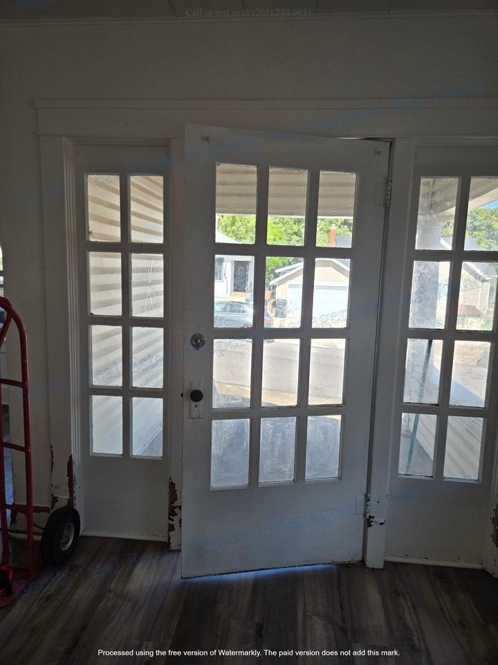 921 W Clark St #1 - Photo 4 of 40