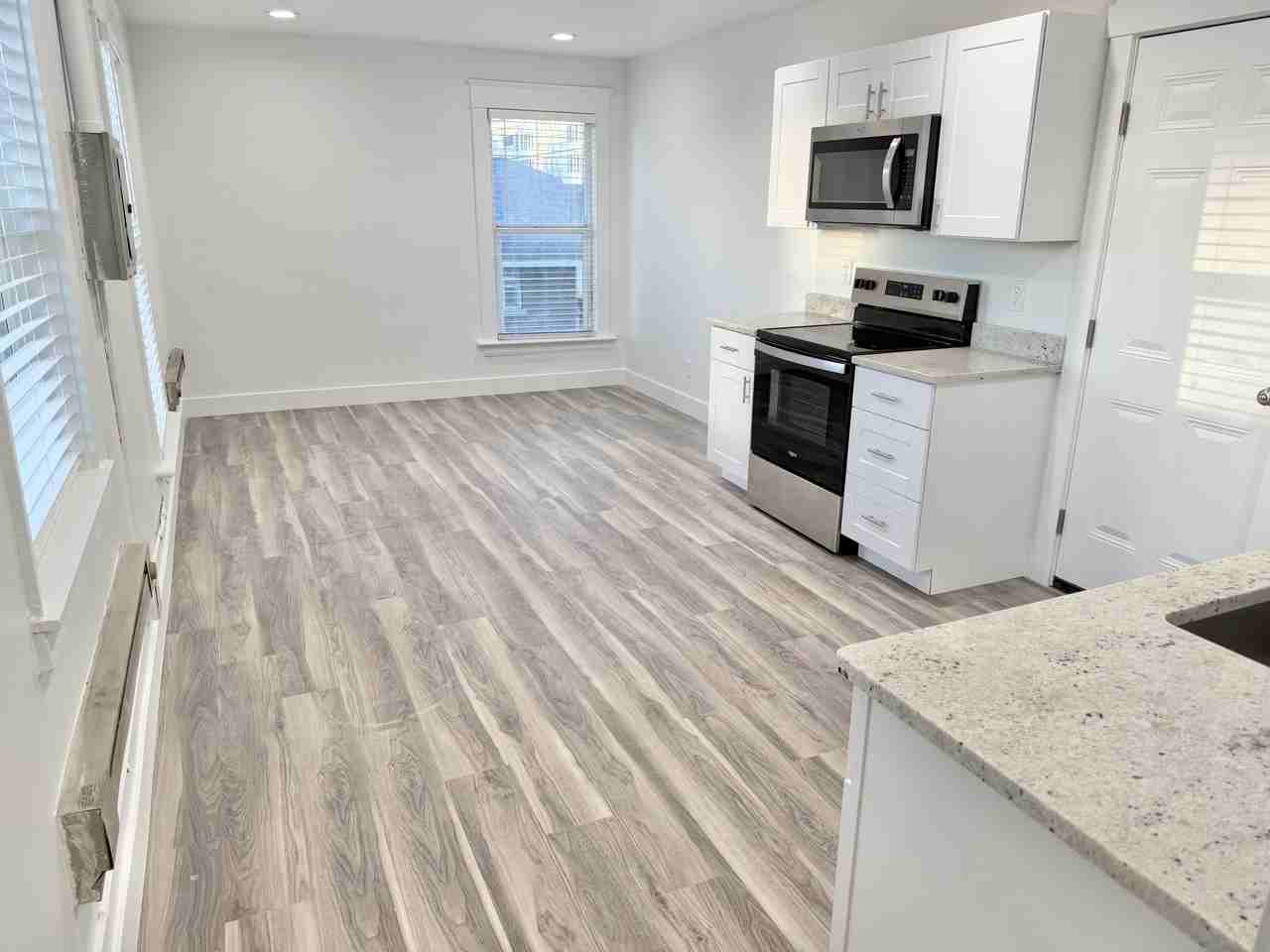 190 Sw #4 - Photo 4 of 7