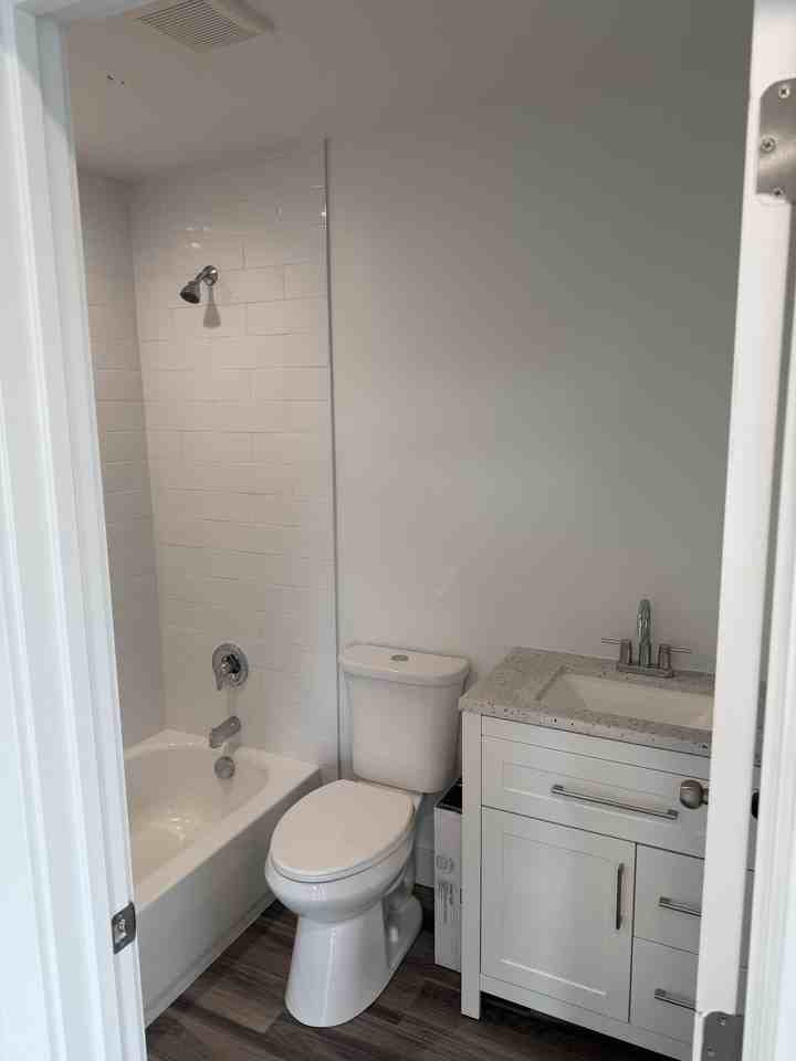 190 Sw #4 - Photo 5 of 7