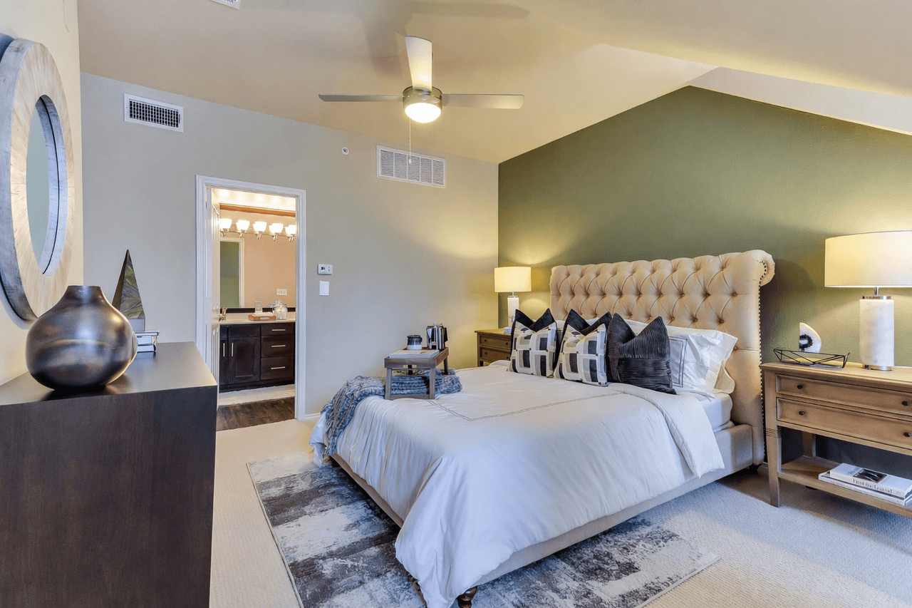 The Caruth Premier Townhome Apartments - Photo 7 of 36
