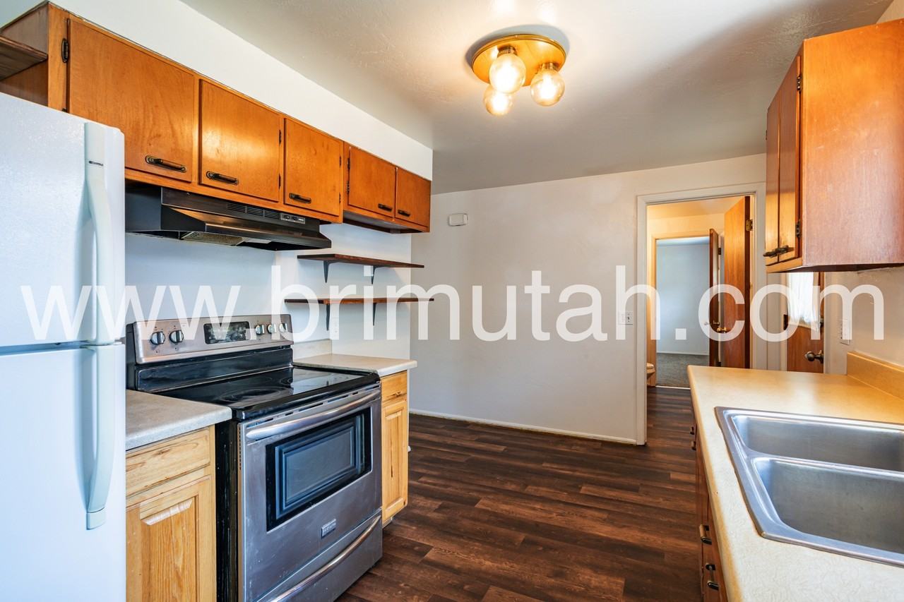 656 Eastsouth - Photo 3 of 26