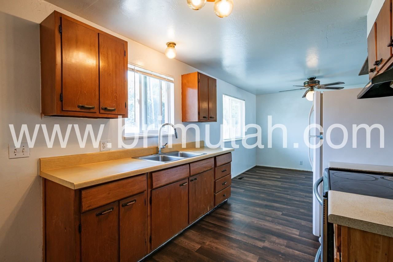 656 Eastsouth - Photo 2 of 26