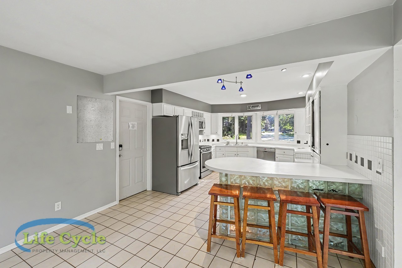 4395 Shady Oak Ct #1 - Photo 7 of 19