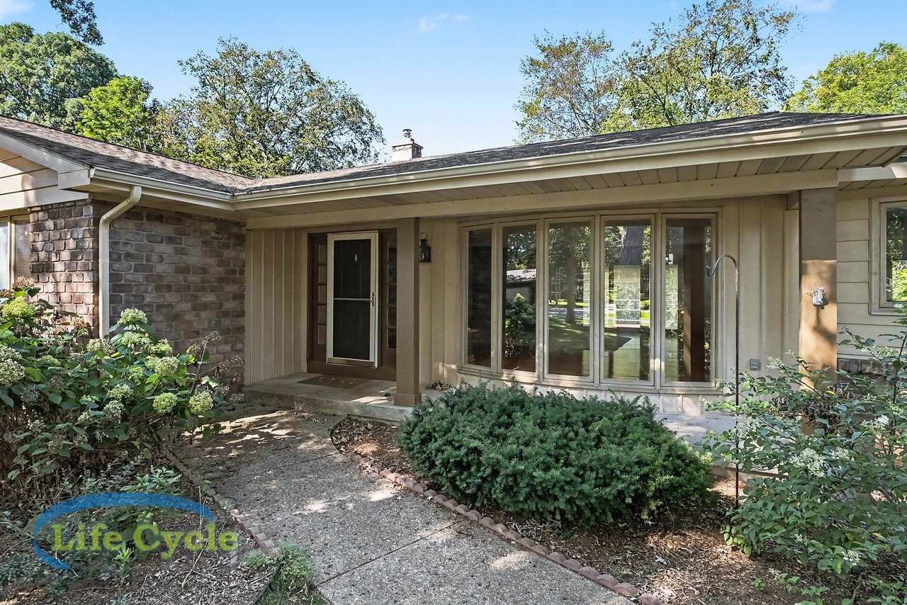 4395 Shady Oak Ct #1 - Photo 3 of 19