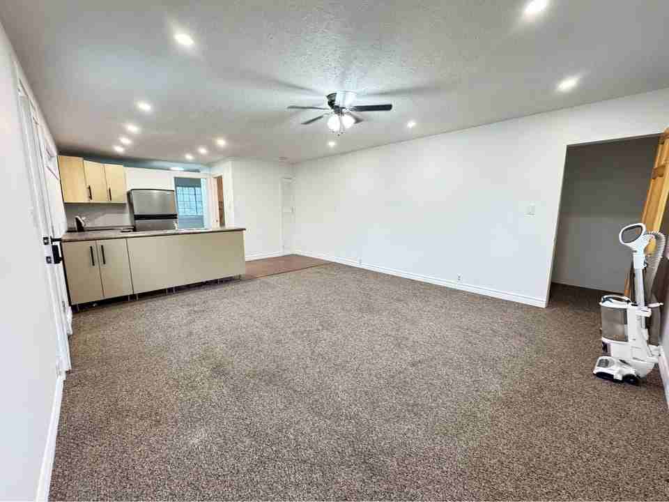 741 Trinity St - Photo 3 of 14