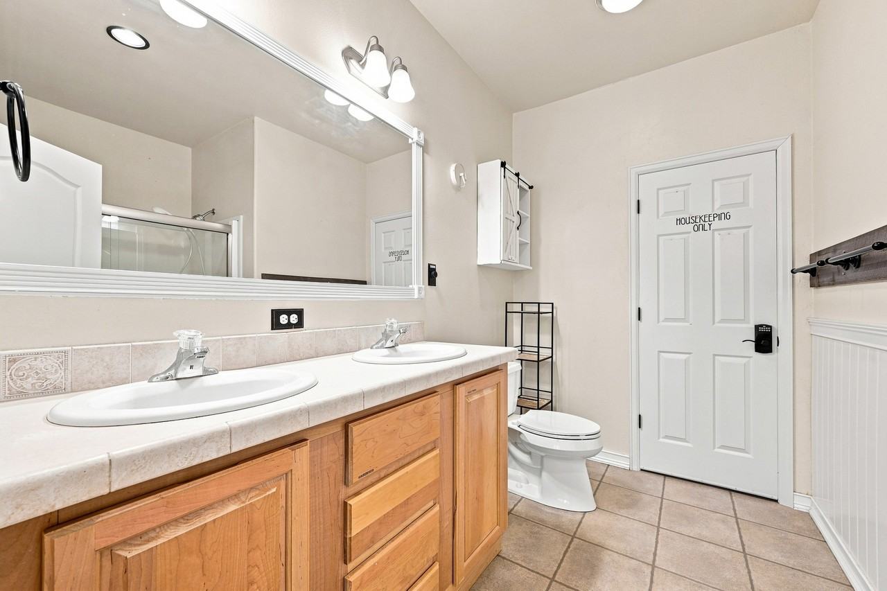 237 Tschaikovsky Rd Uppr - Photo 6 of 36