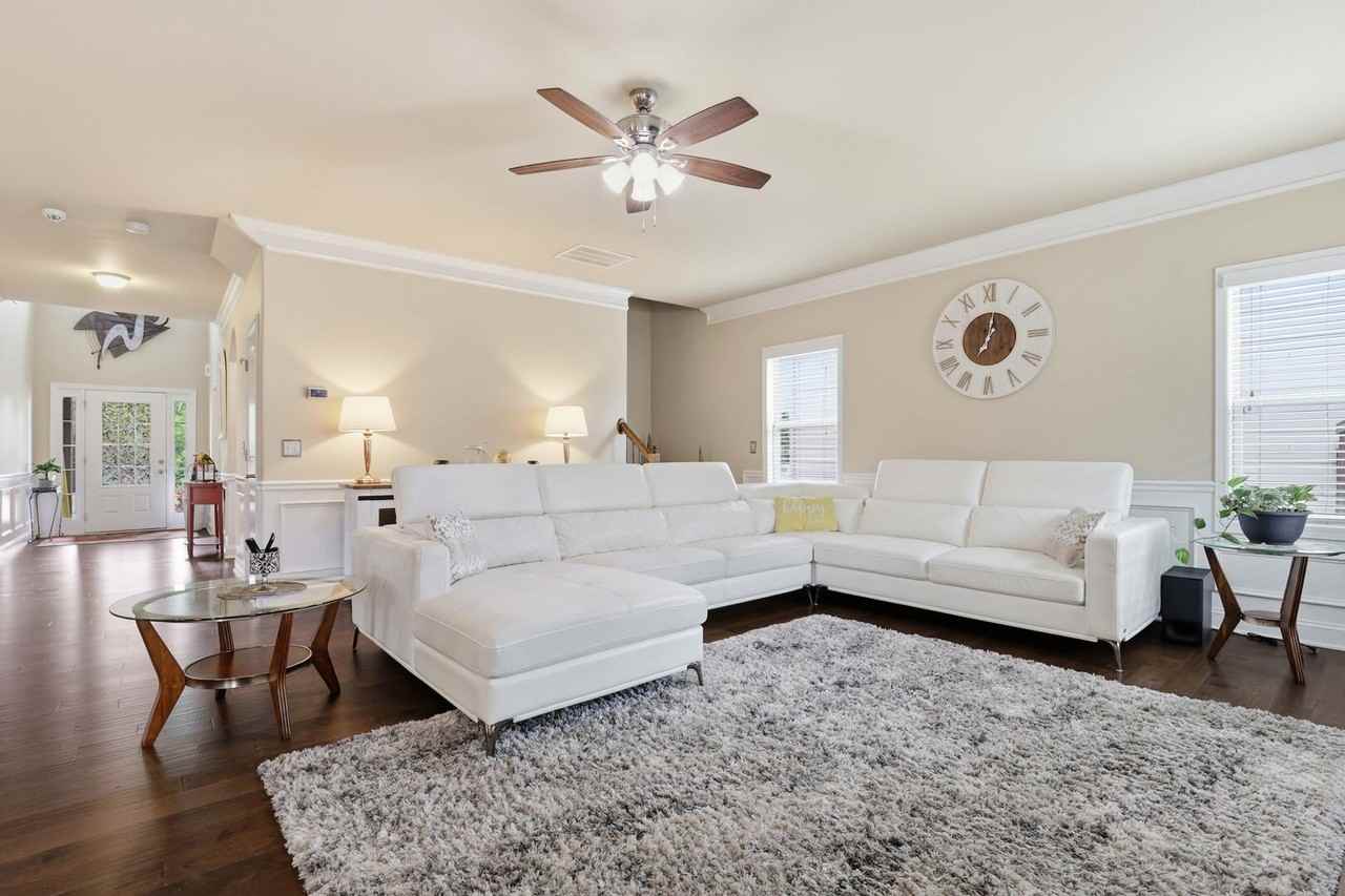 103 Jones Creek Cir - Photo 3 of 41