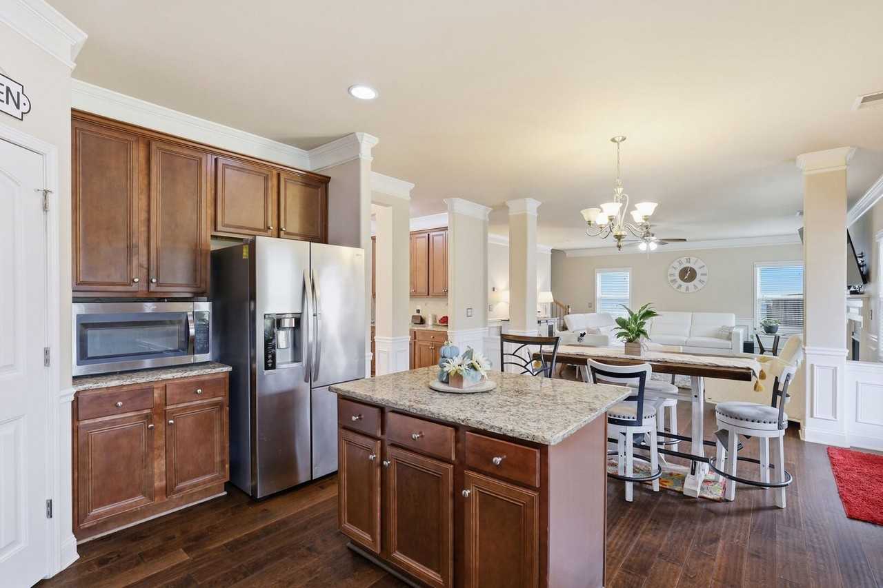 103 Jones Creek Cir - Photo 7 of 41