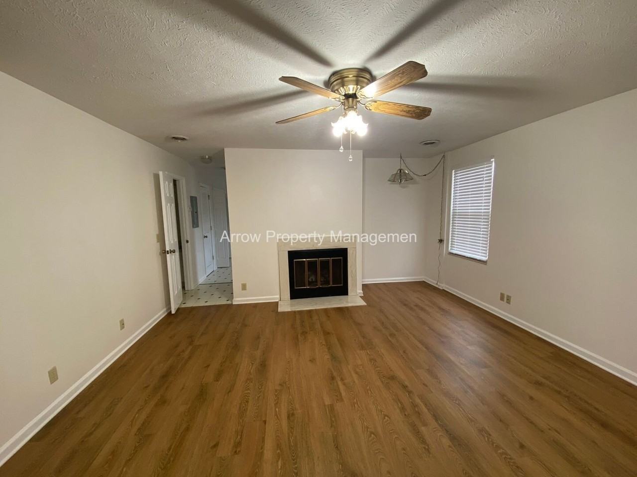 421 S Timber Dr - Photo 3 of 17