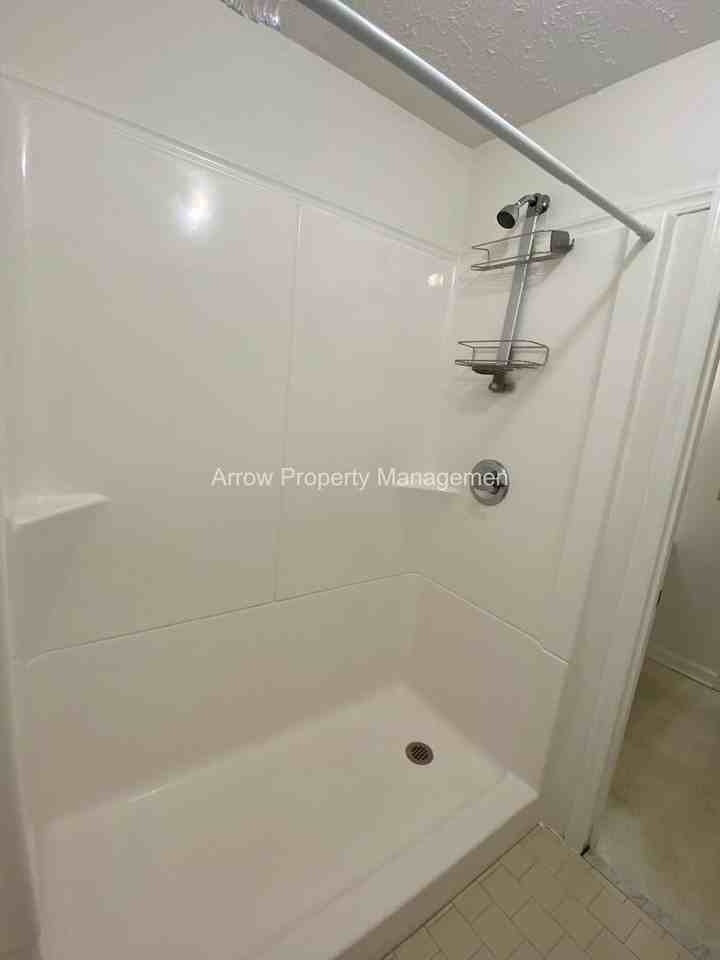 421 S Timber Dr - Photo 4 of 17