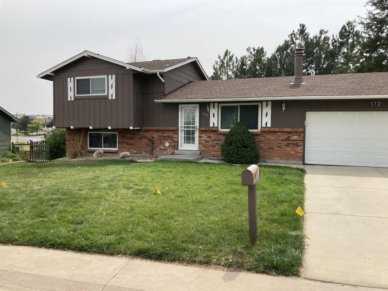 172 Olympus Cir - Photo 3 of 15