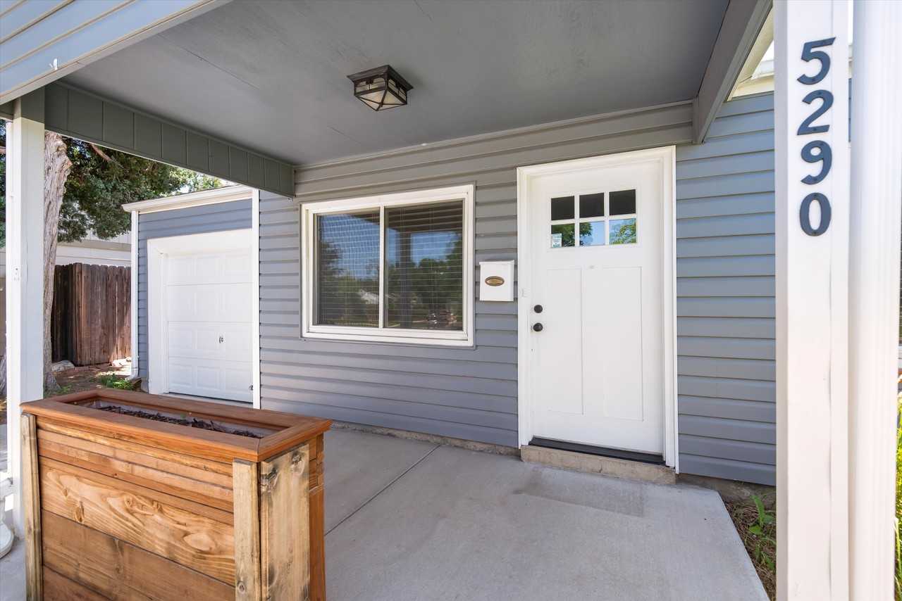 5290 Highline Pl - Photo 4 of 30