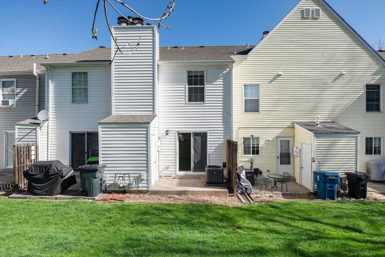 8972 W Dartmouth Pl - Photo 6 of 38