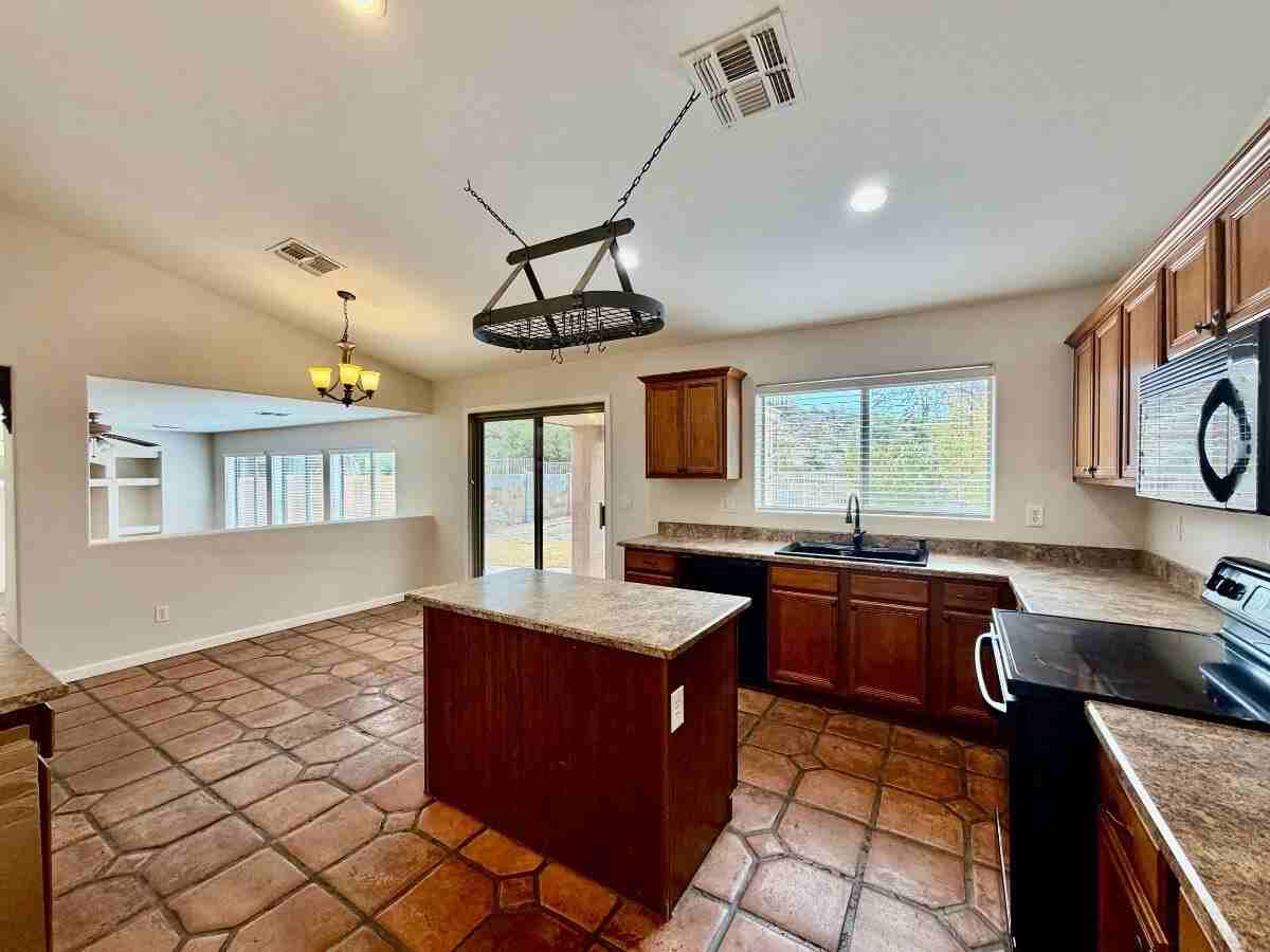 6423 W Villa Linda Dr - Photo 5 of 20