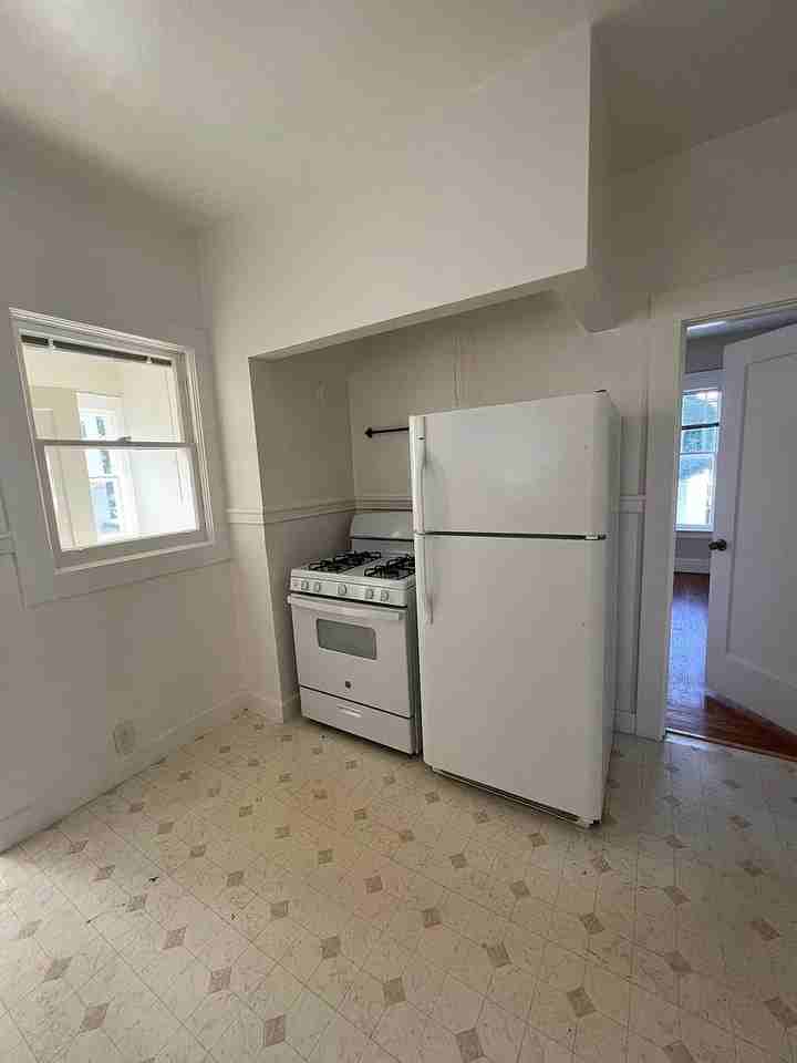 500 Templeton Ave 500 Templeton Ave #2 - Photo 2 of 17