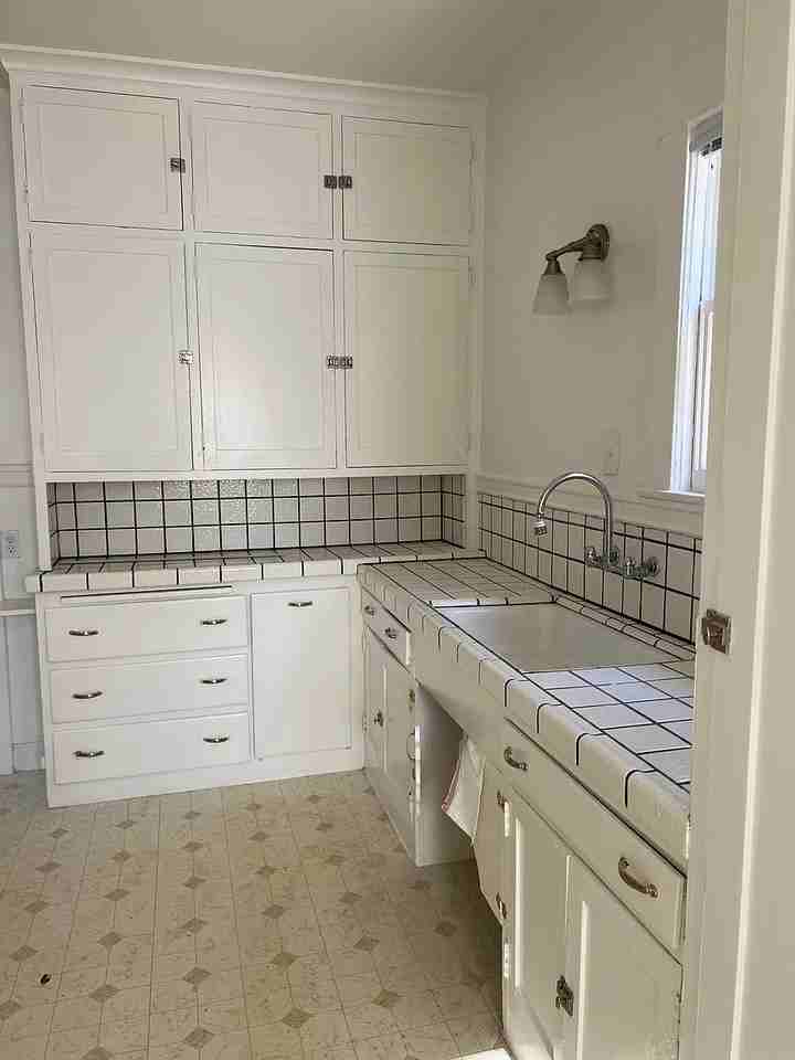 500 Templeton Ave 500 Templeton Ave #2 - Photo 3 of 17