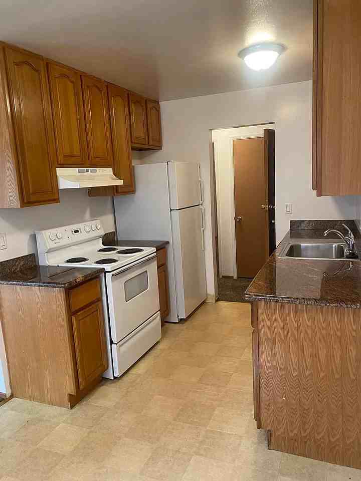667 Villa St #2 - Photo 5 of 7