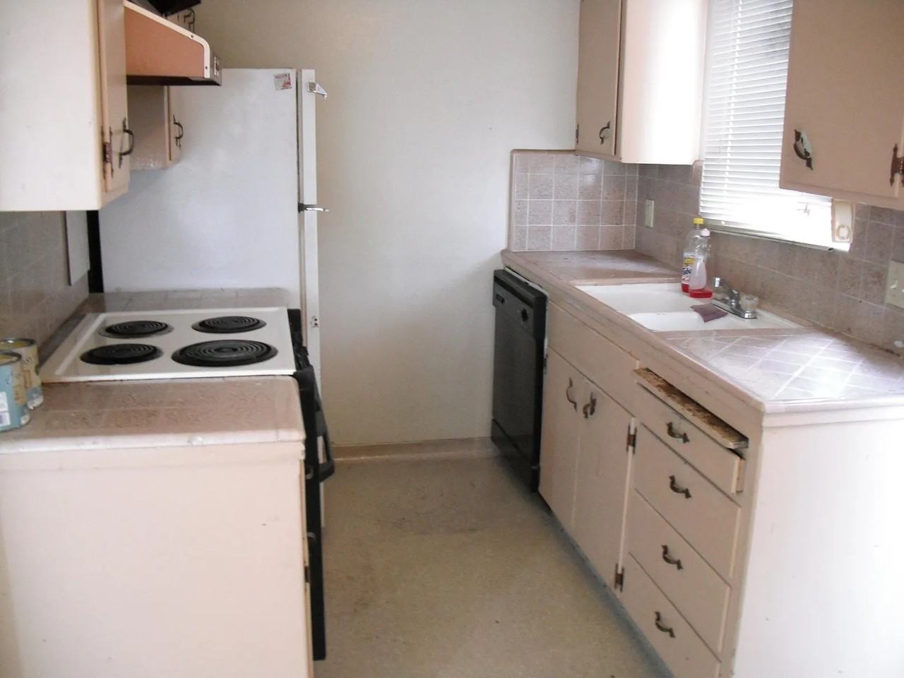 4536 Hamilton Ave #3 - Photo 6 of 12