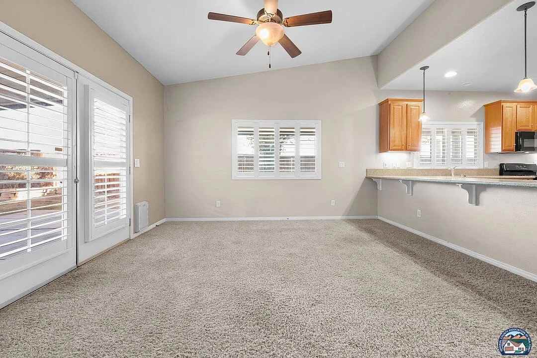 2751 Sandalwood Dr - Photo 4 of 20