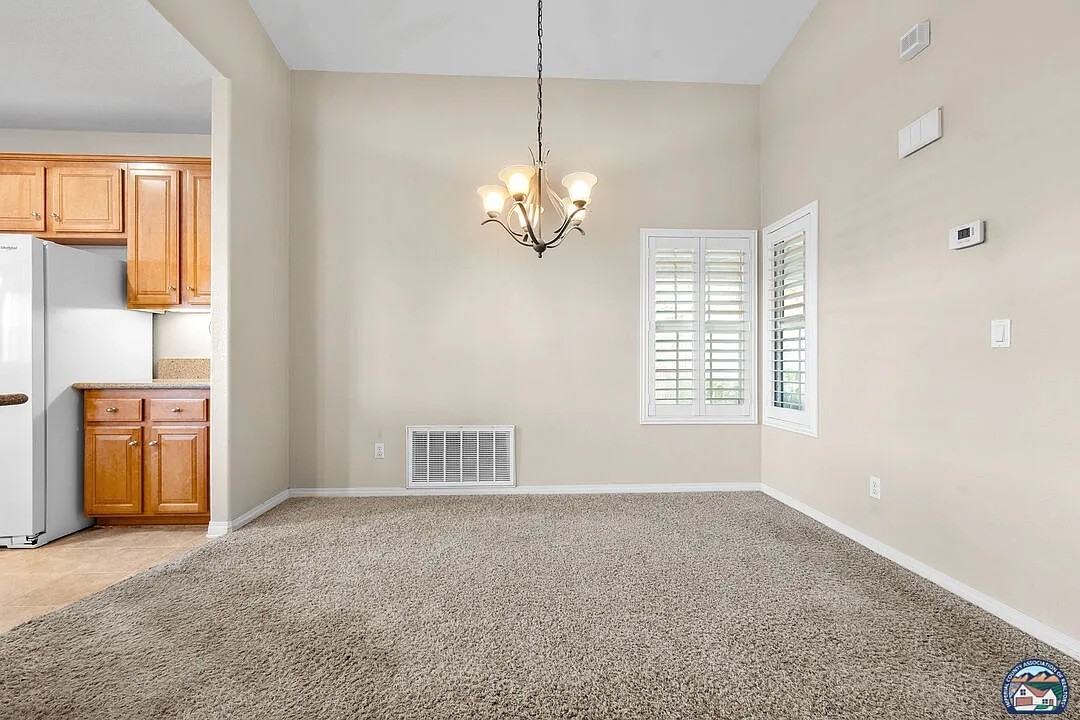 2751 Sandalwood Dr - Photo 6 of 20