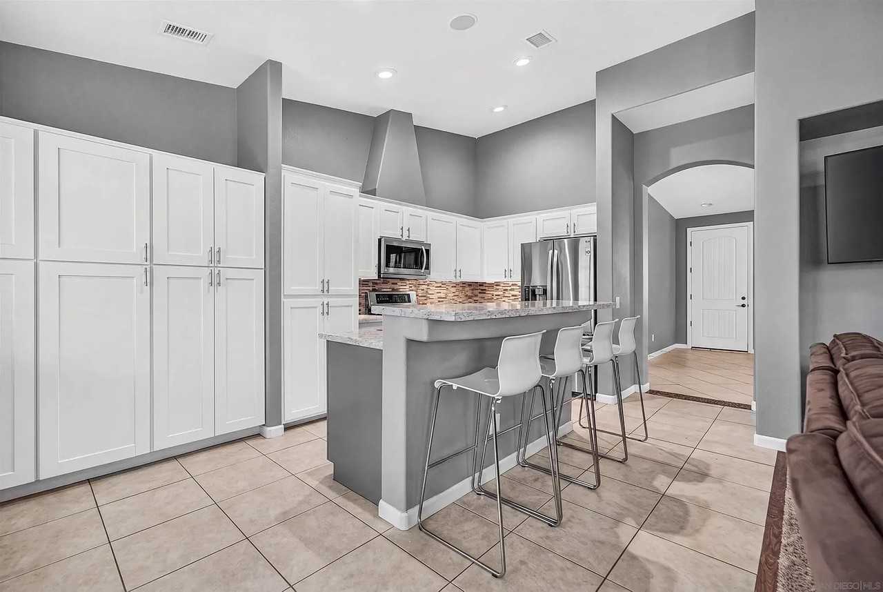1166 Brookmeade Cir - Photo 6 of 18