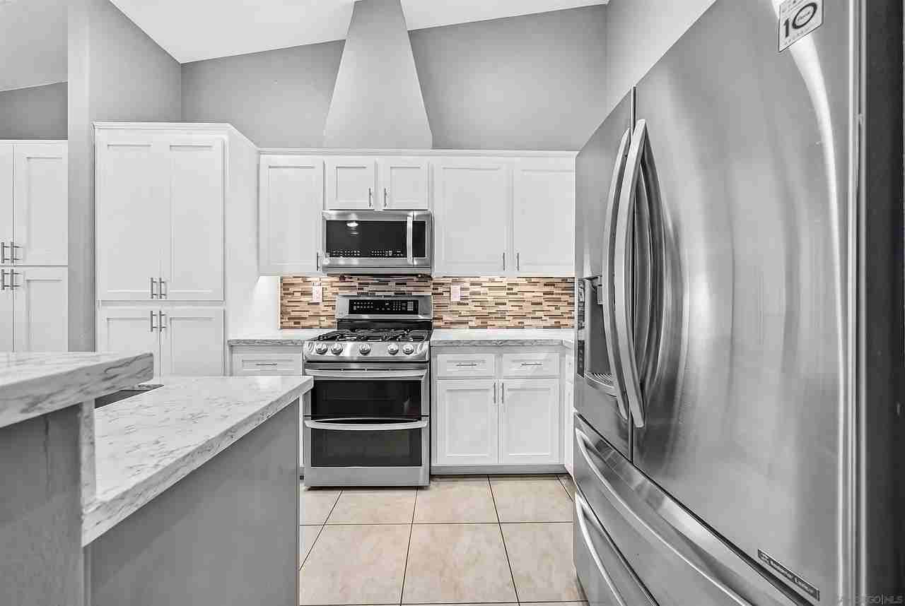 1166 Brookmeade Cir - Photo 7 of 18