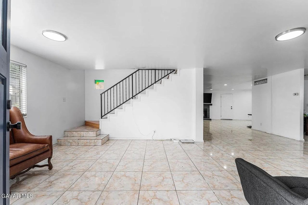 7431 Vanalden Ave - Photo 3 of 17