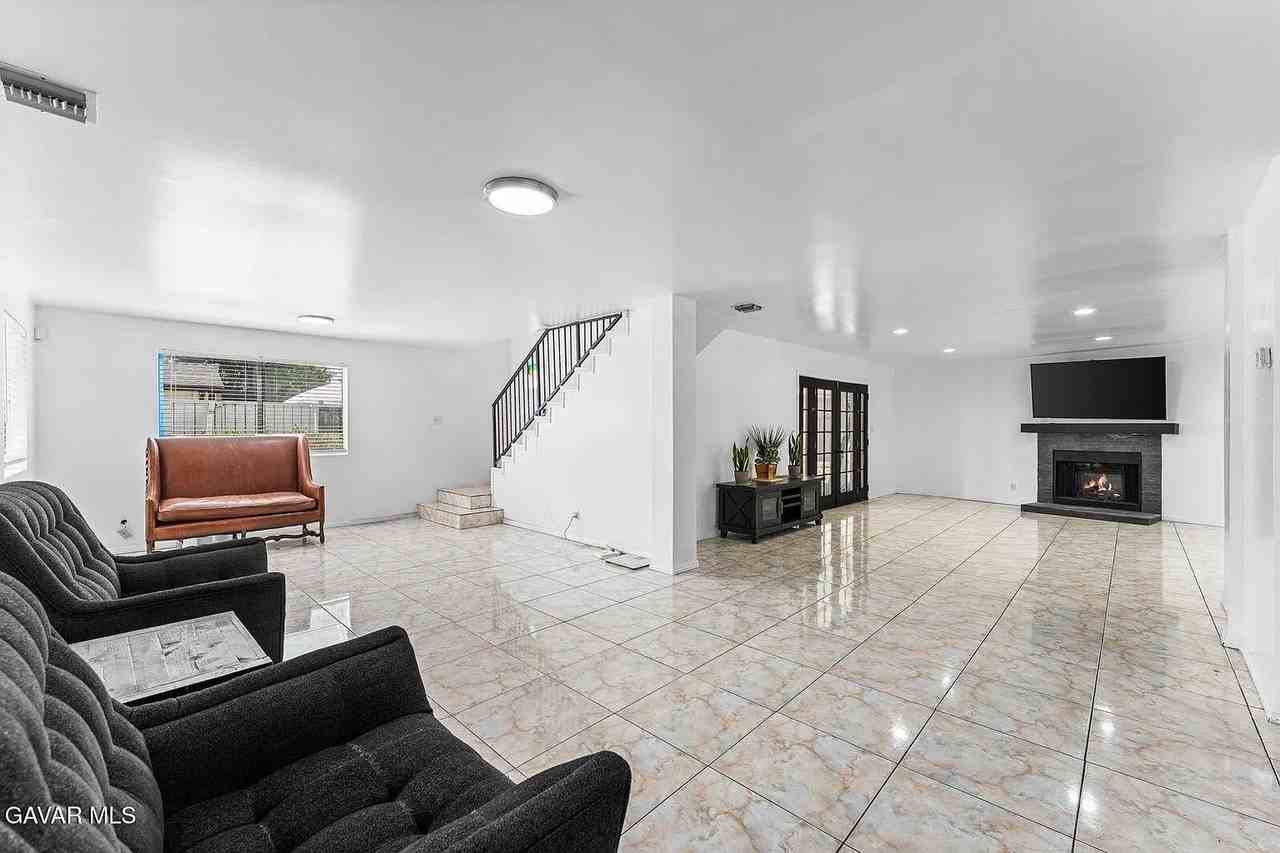 7431 Vanalden Ave - Photo 4 of 17