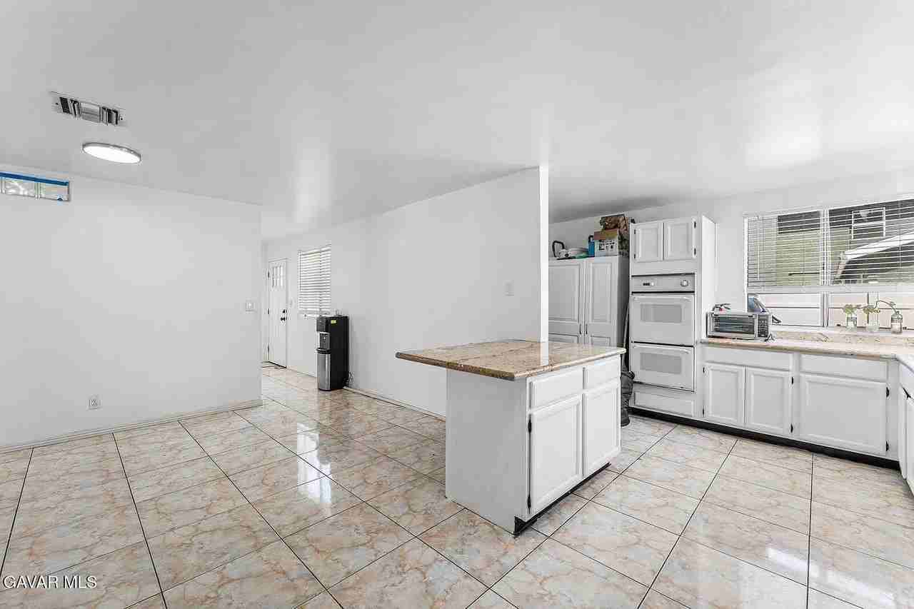7431 Vanalden Ave - Photo 7 of 17