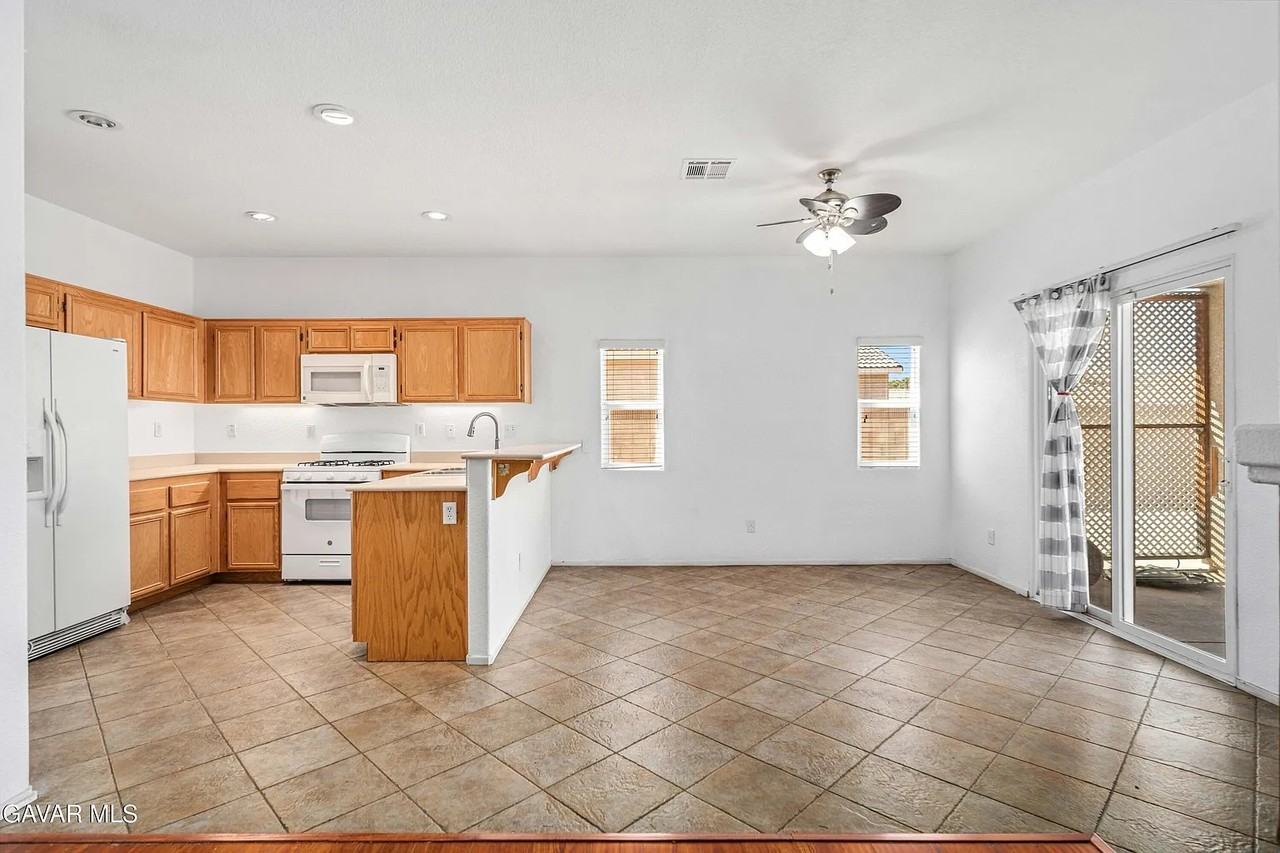 443 Corona Ct - Photo 5 of 16