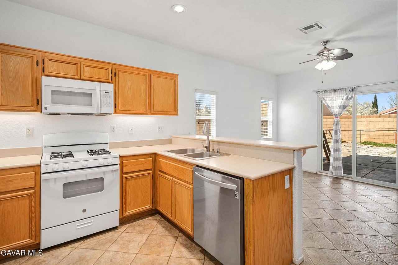 443 Corona Ct - Photo 7 of 16