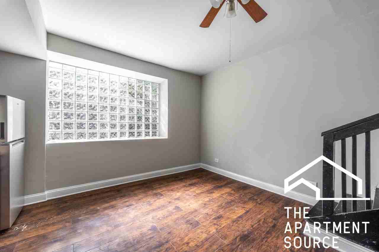 2306 W Rosemont Ave #G - Photo 4 of 11