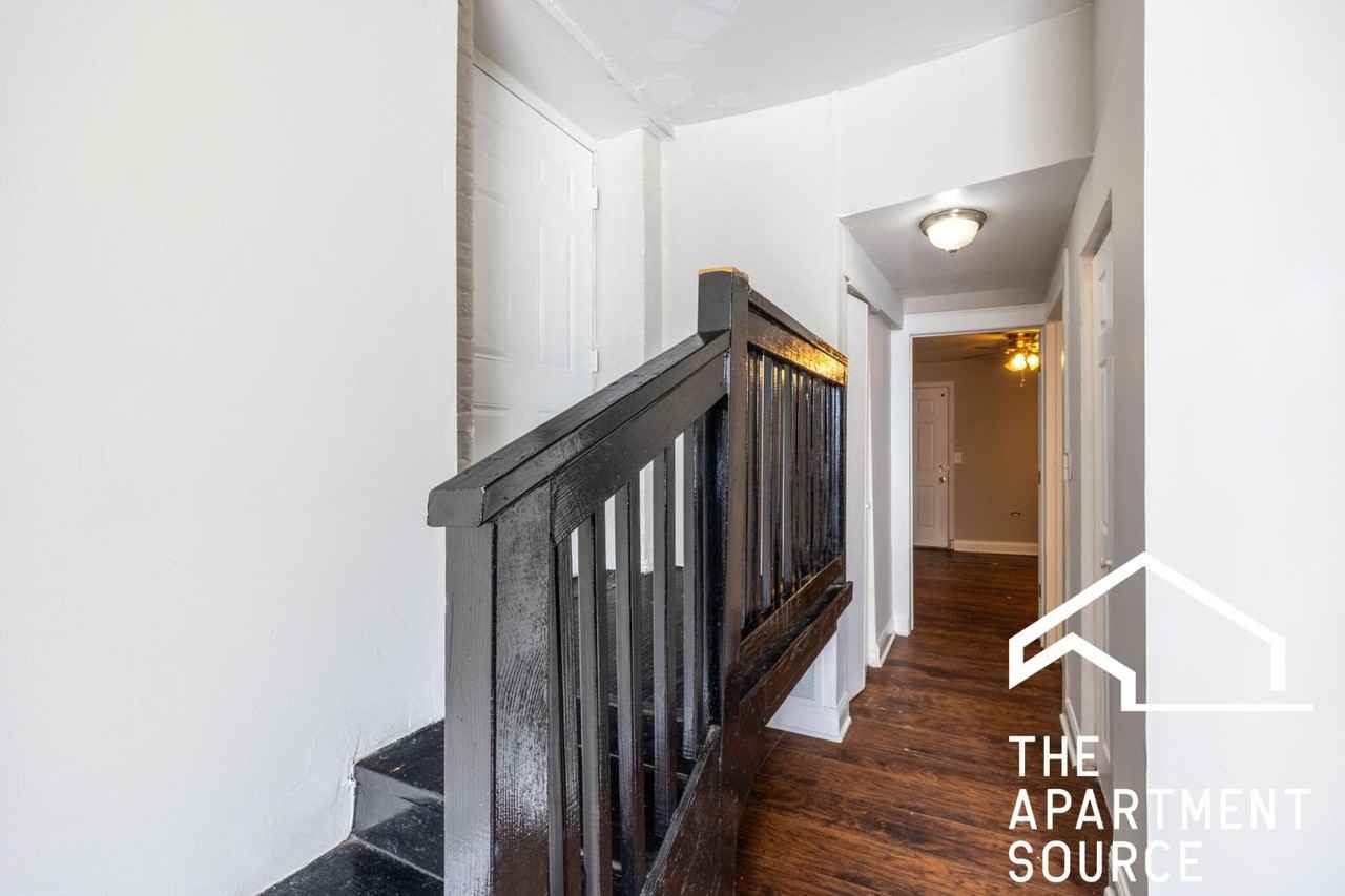 2306 W Rosemont Ave #G - Photo 5 of 11