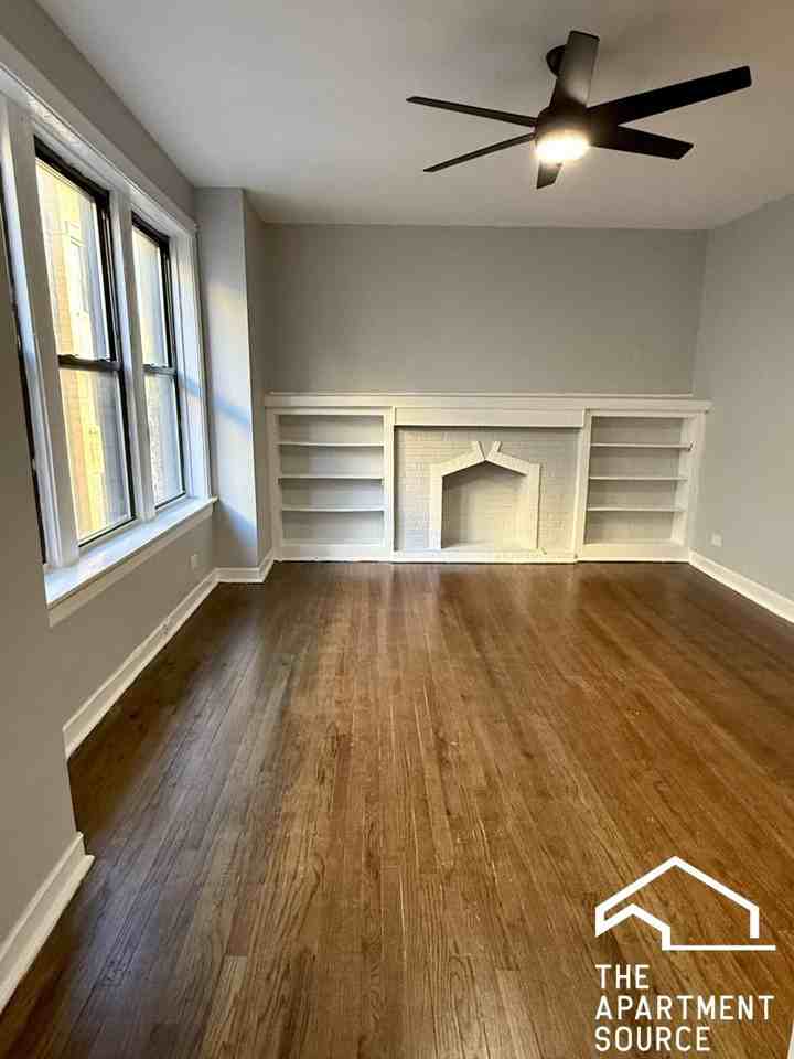 1028 E Hyde Park Blvd #1N - Photo 5 of 13