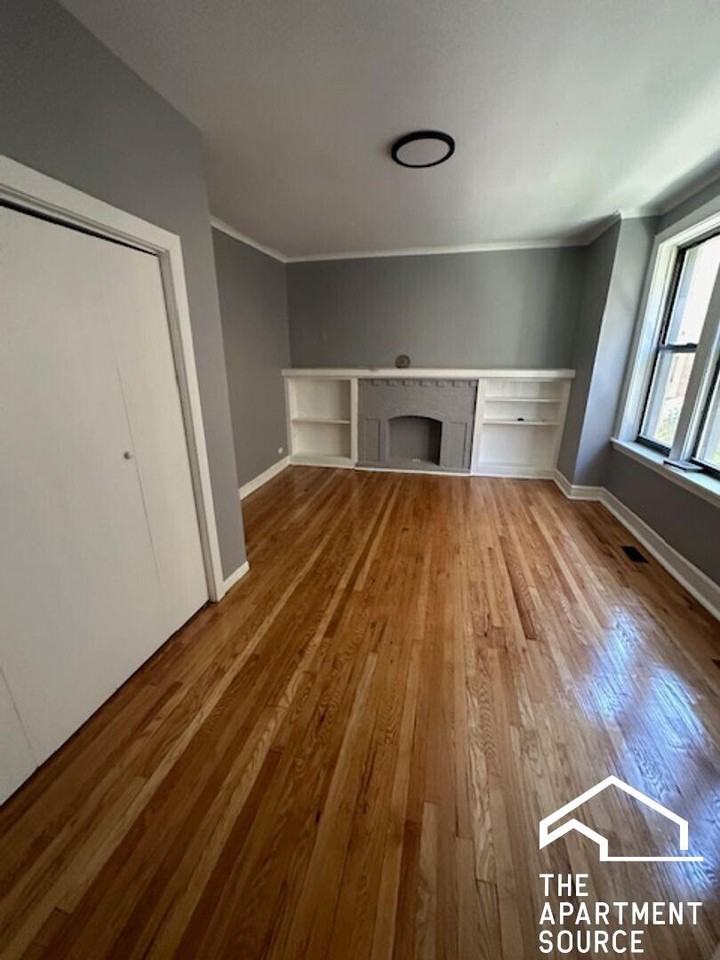1028 E Hyde Park Blvd #1N - Photo 6 of 13